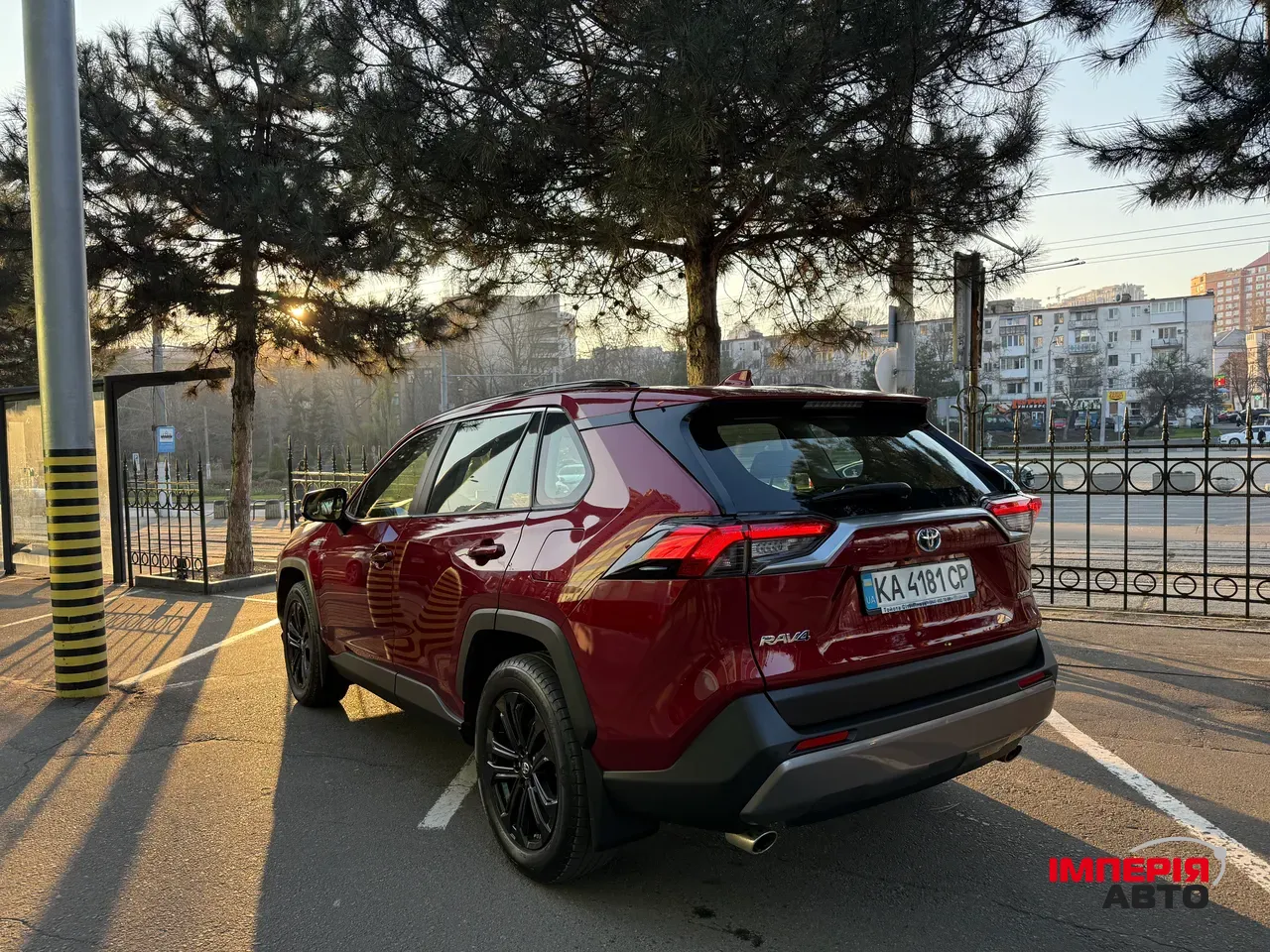 Toyota RAV4 - фото 8