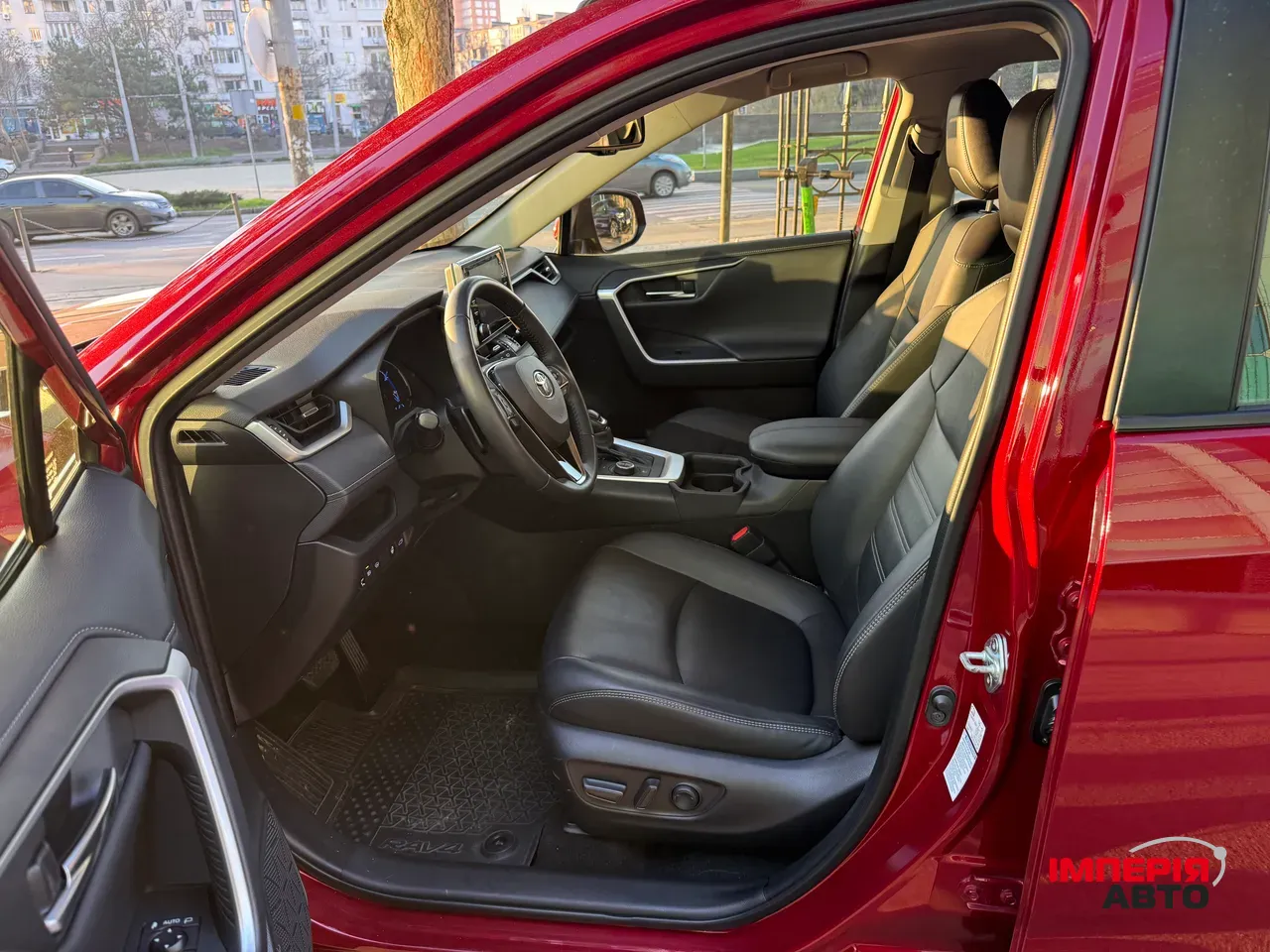 Toyota RAV4 - фото 13