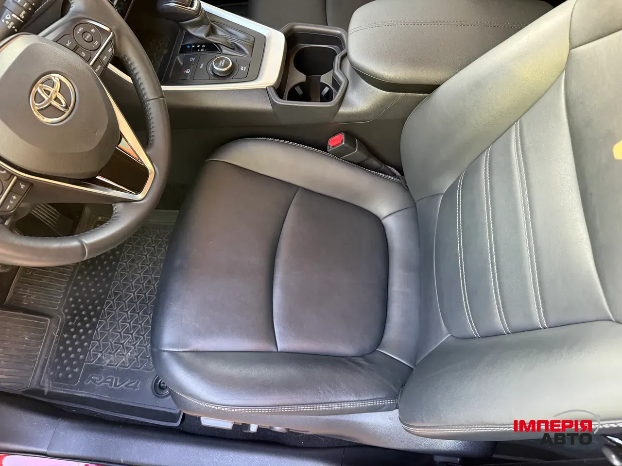 Toyota RAV4 - фото 15