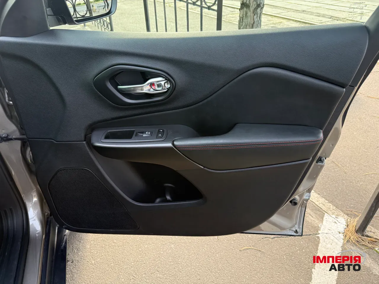 Jeep Cherokee - фото 18