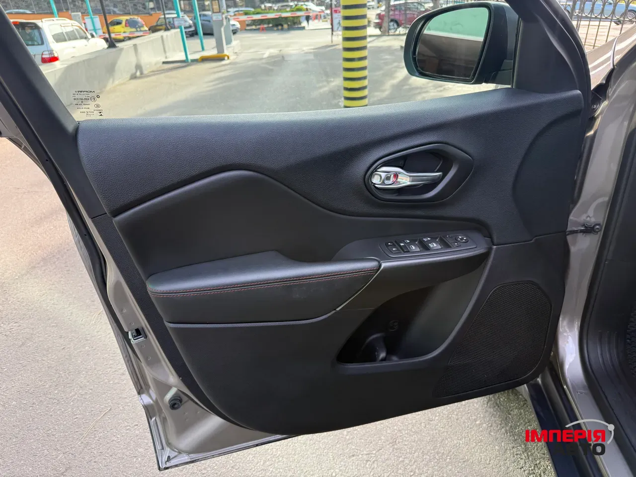 Jeep Cherokee - фото 10