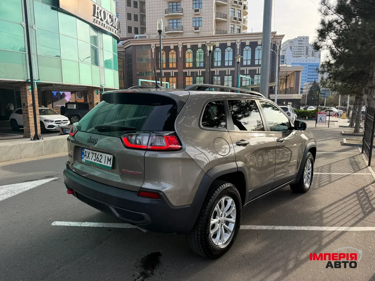 Jeep Cherokee - фото 7