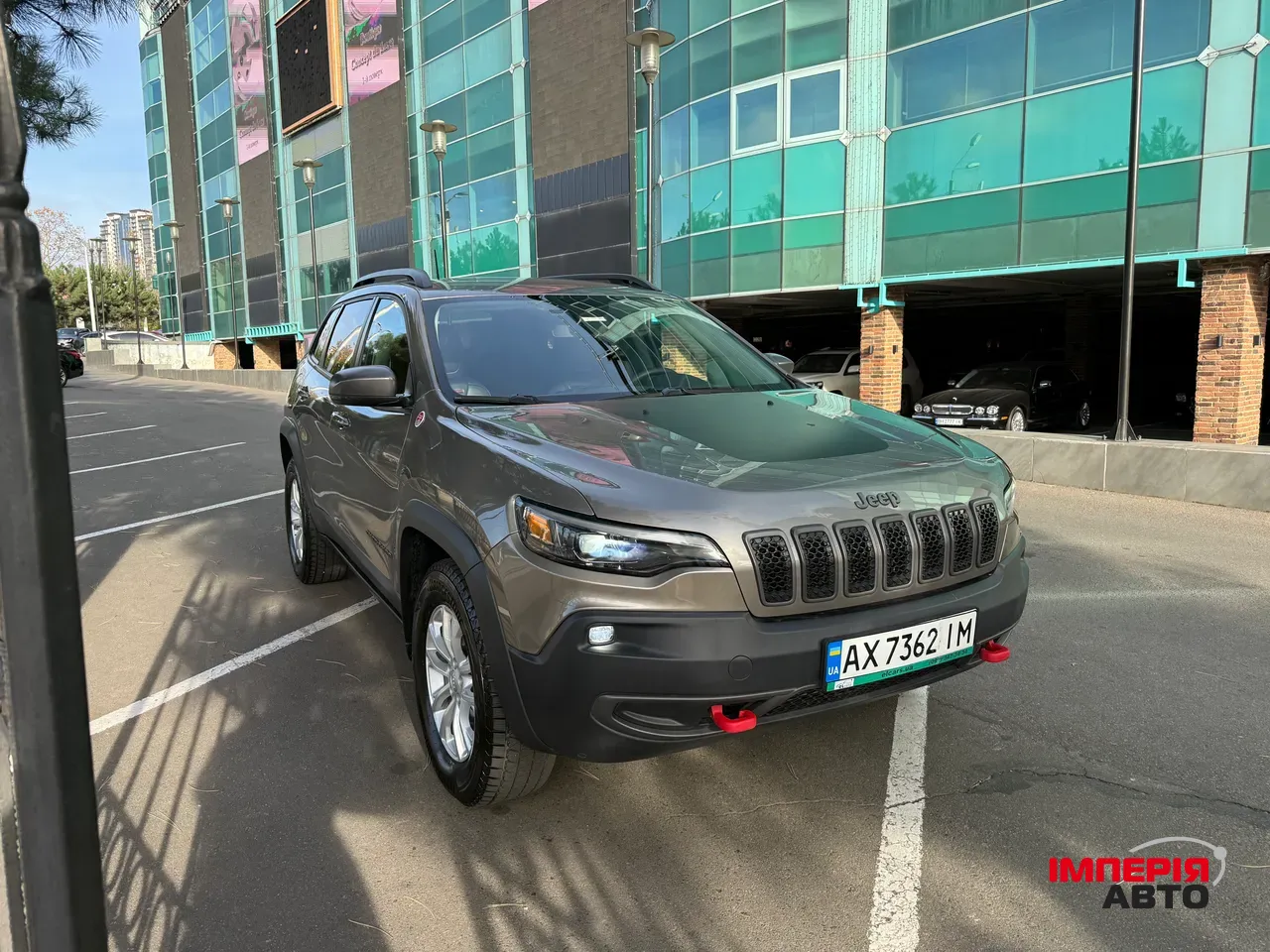 Jeep Cherokee - фото 3