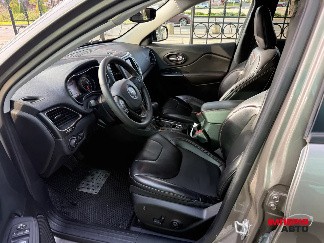 Jeep Cherokee - фото 11