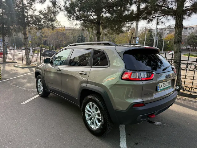 Jeep Cherokee - фото 5