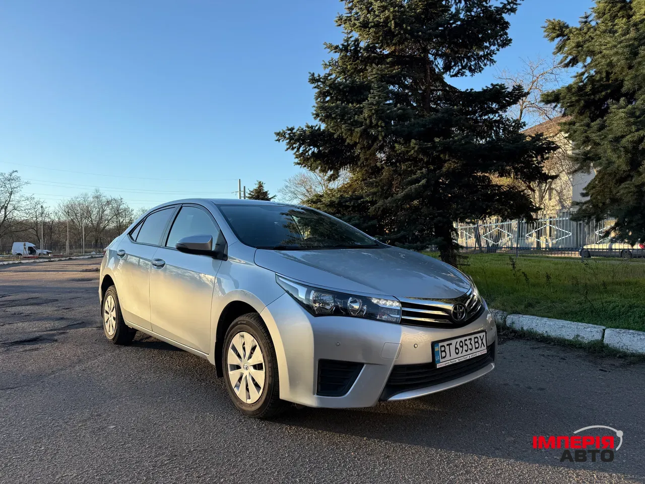 Toyota Corolla - фото 1