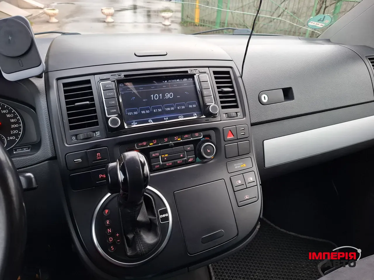 Volkswagen Multivan - фото 36