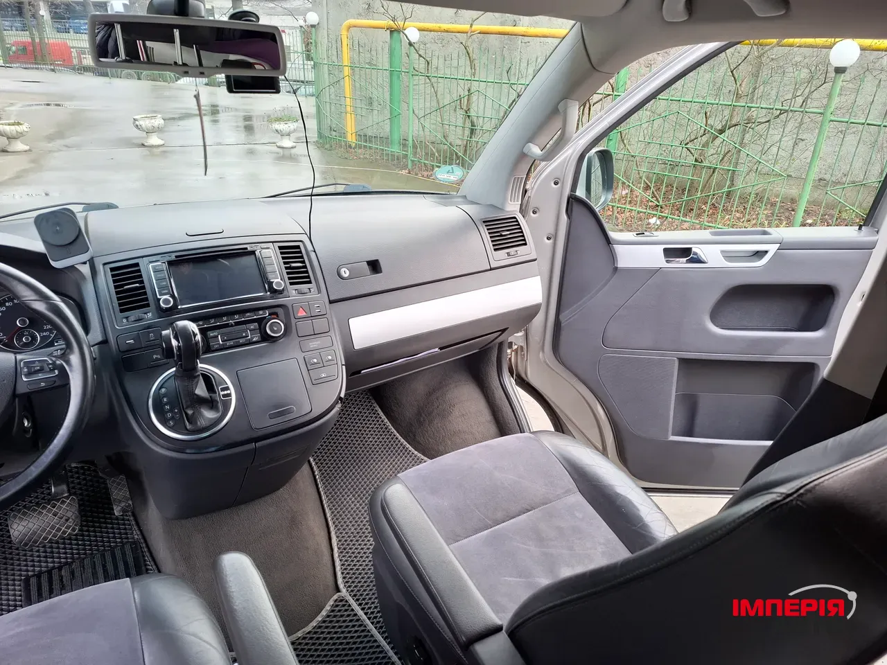 Volkswagen Multivan - фото 27