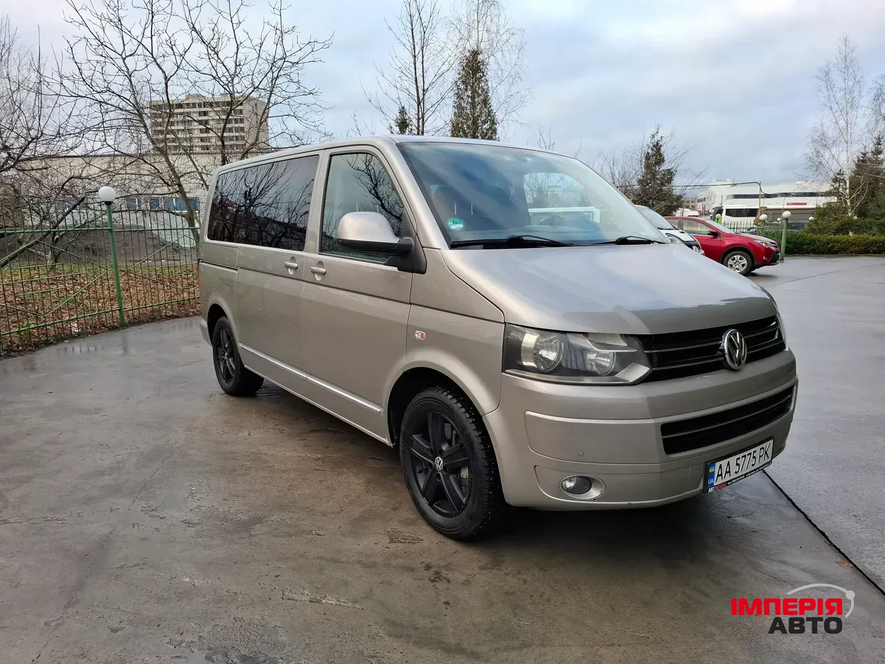 Volkswagen Multivan - фото 4