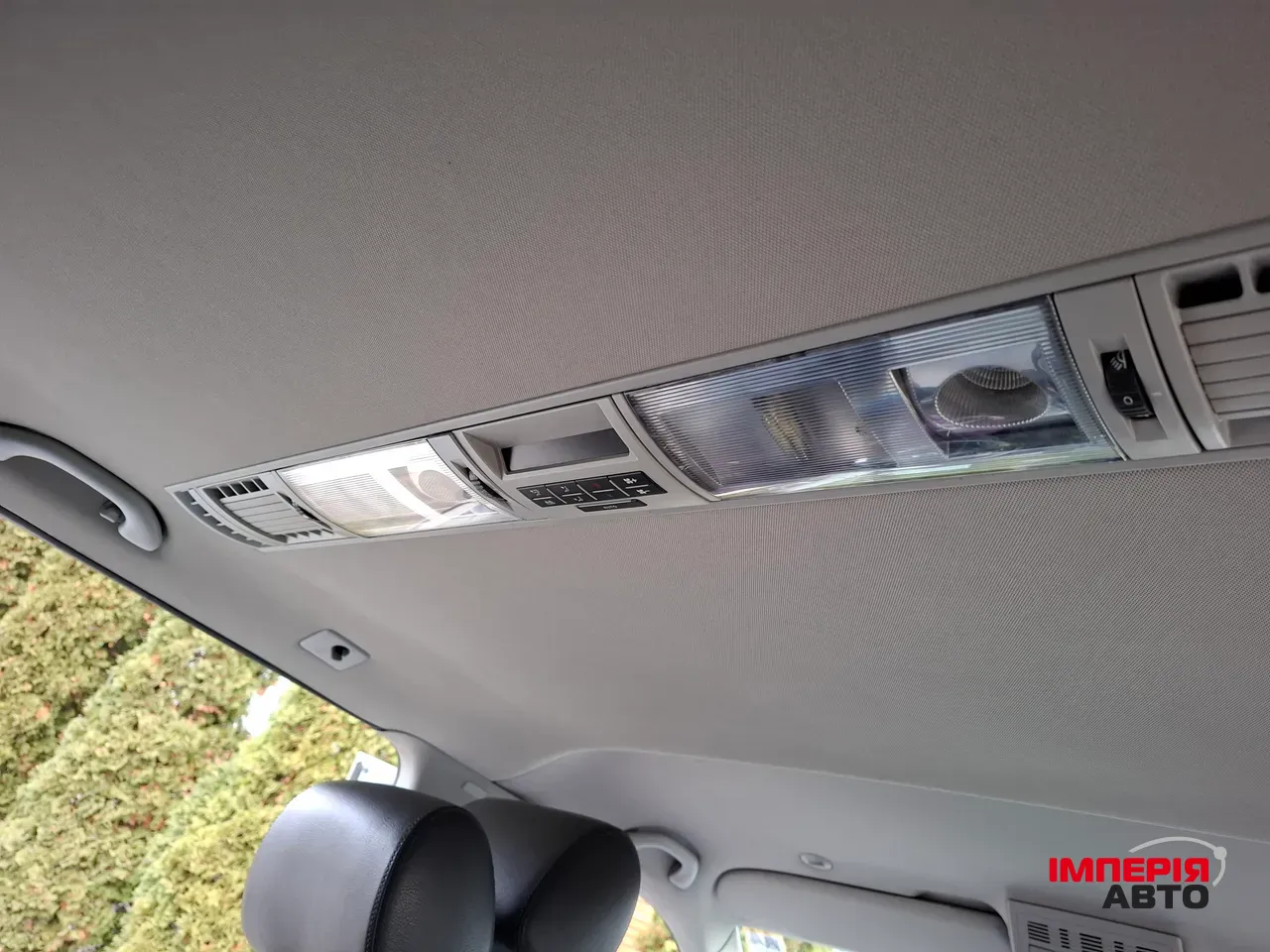 Volkswagen Multivan - фото 28