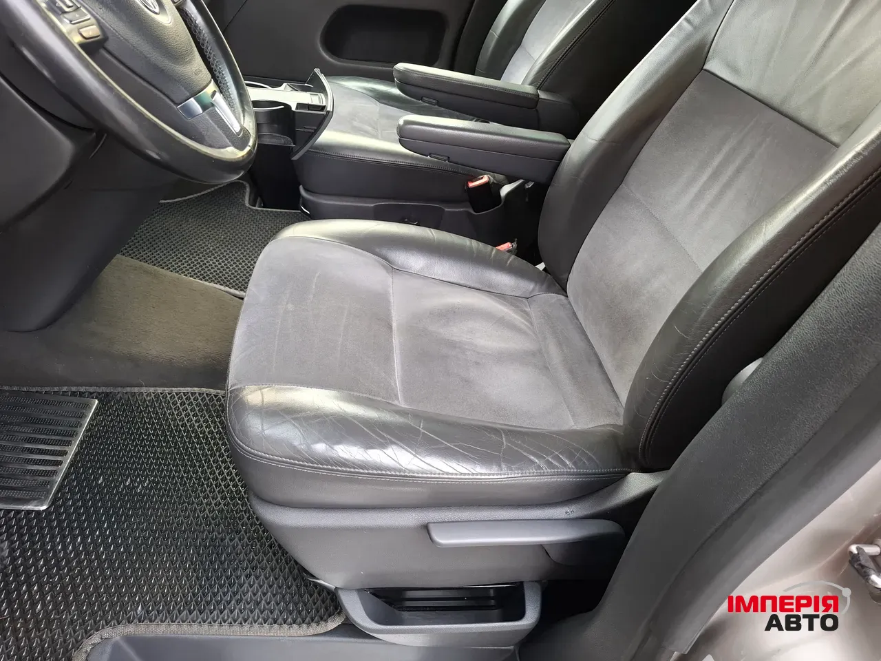 Volkswagen Multivan - фото 18