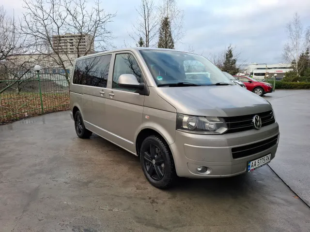 Volkswagen Multivan - фото 4