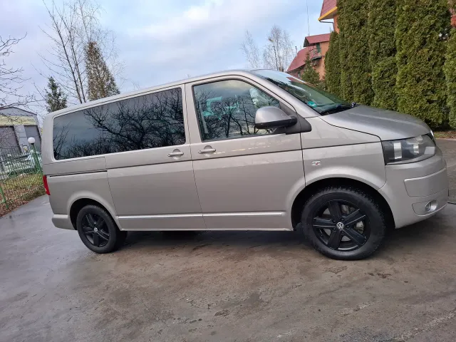 Volkswagen Multivan - фото 5