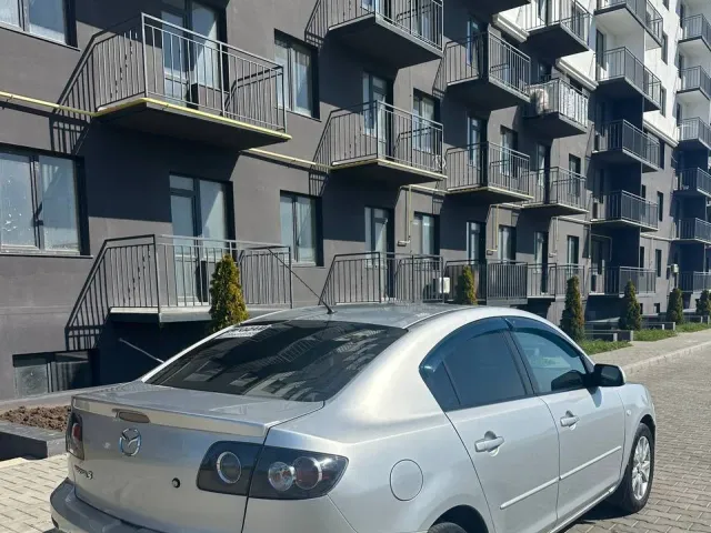Mazda 3 - фото 3