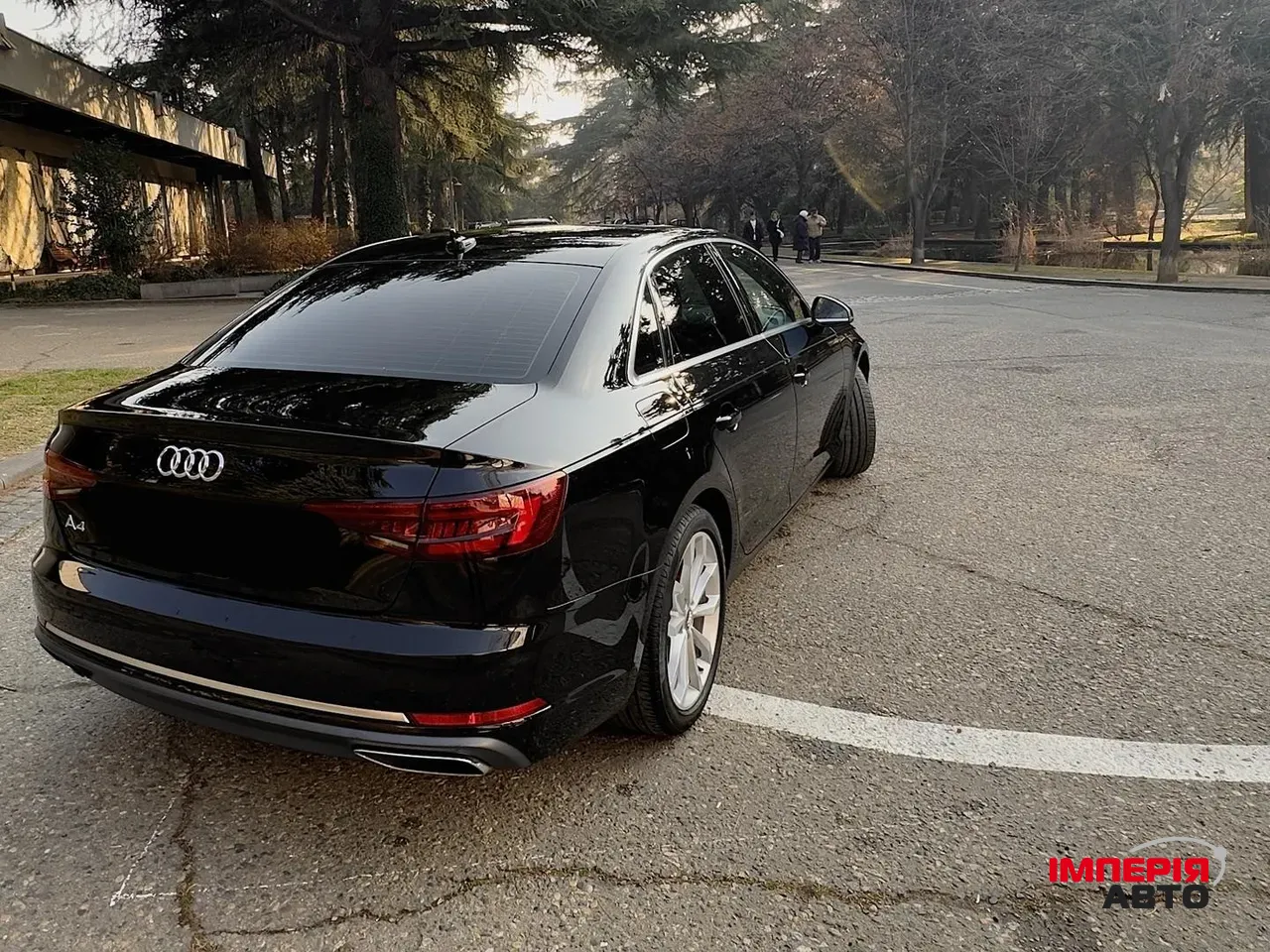 Audi A4 - фото 8