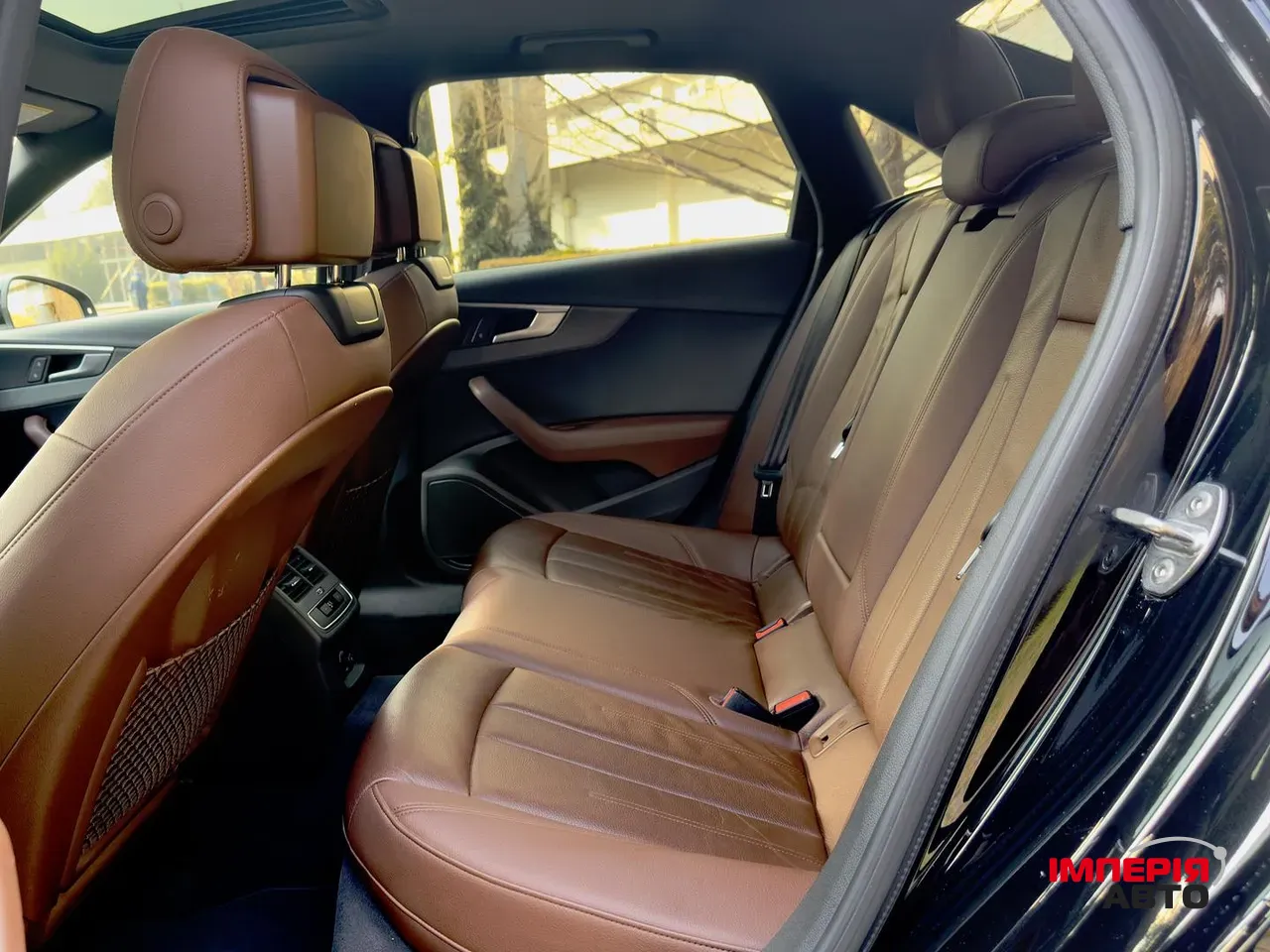 Audi A4 - фото 5