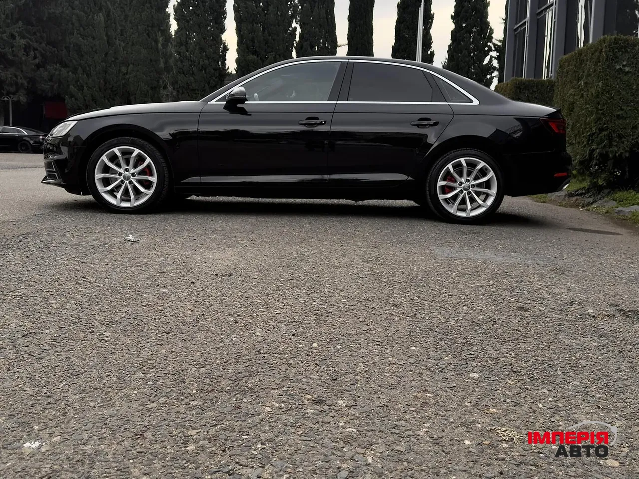 Audi A4 - фото 10