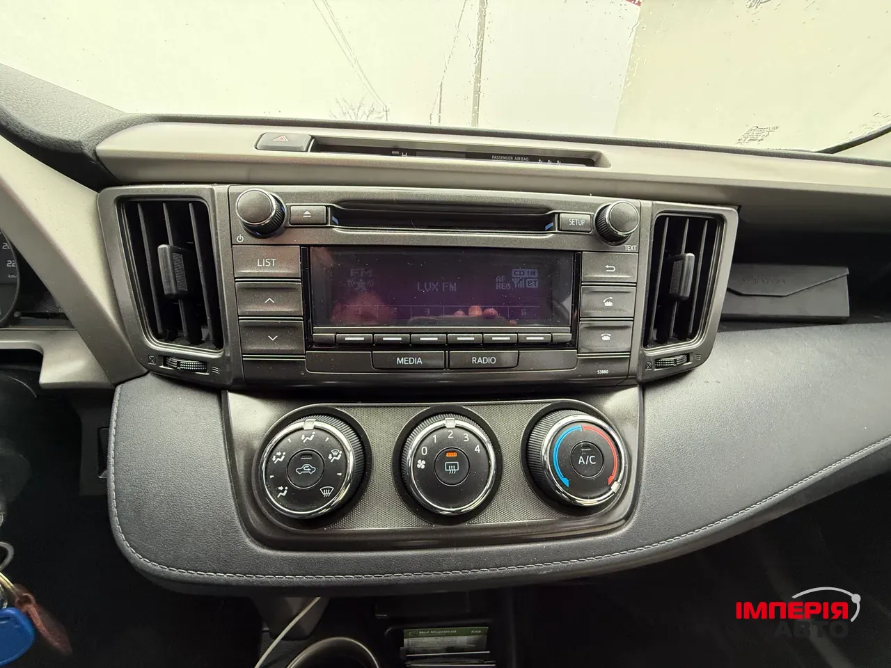 Toyota RAV4 - фото 14