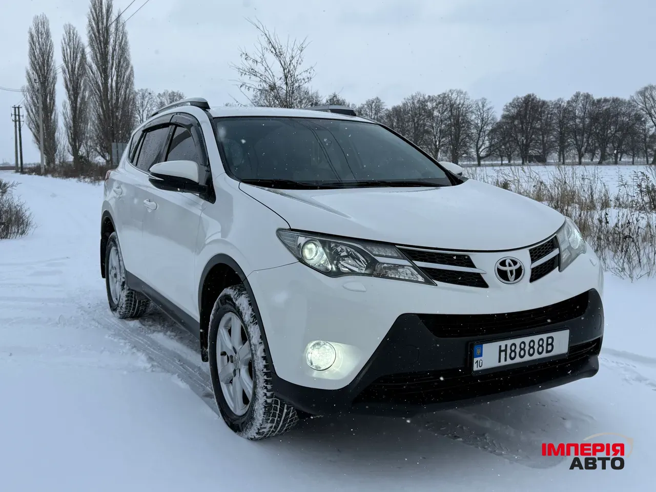 Toyota RAV4 - фото 1