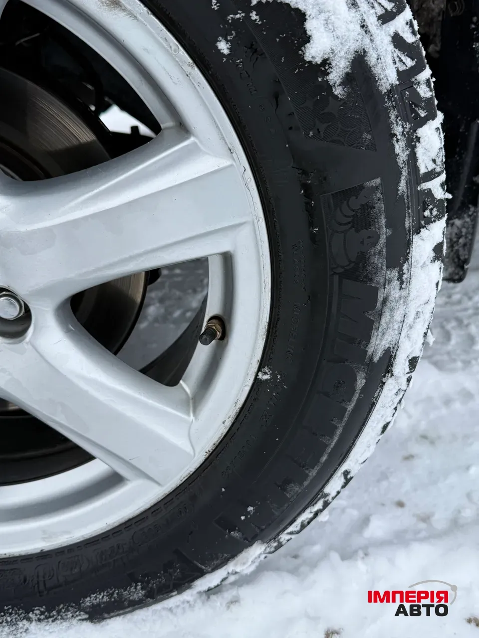 Toyota RAV4 - фото 16