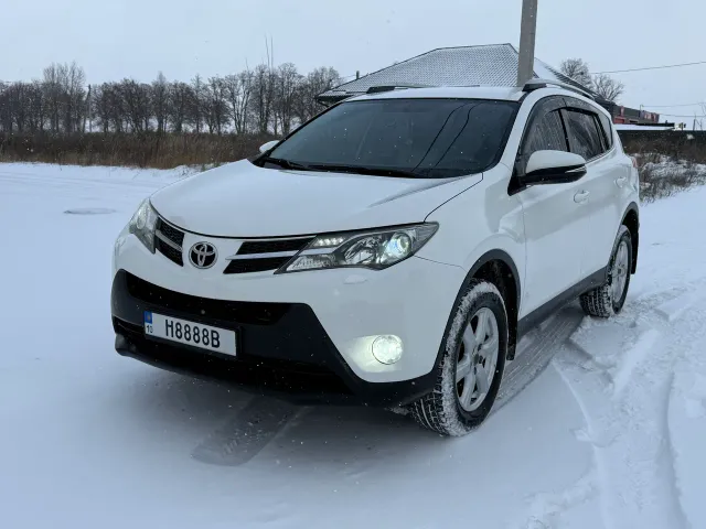 Toyota RAV4 - фото 2