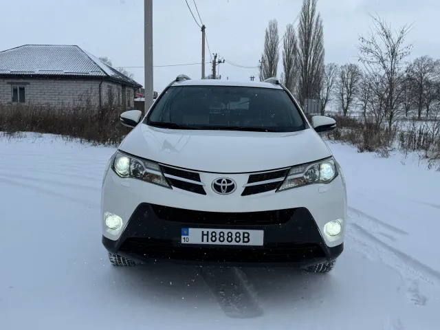 Toyota RAV4 - фото 3