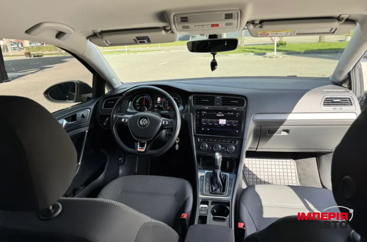 Volkswagen Golf - фото 18