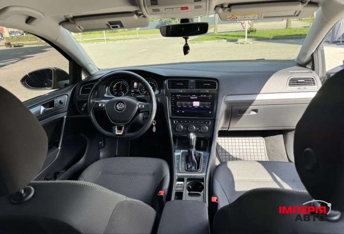 Volkswagen Golf - фото 26