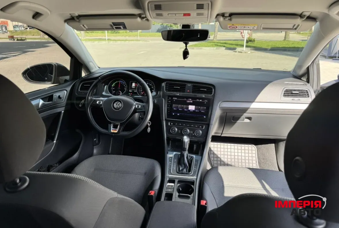 Volkswagen Golf - фото 16