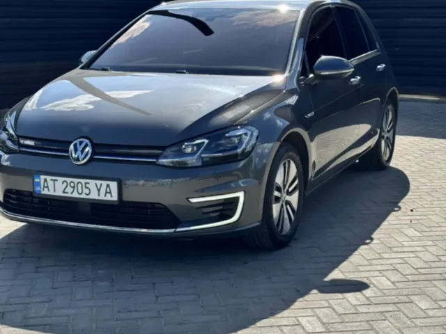 Volkswagen Golf - фото 2