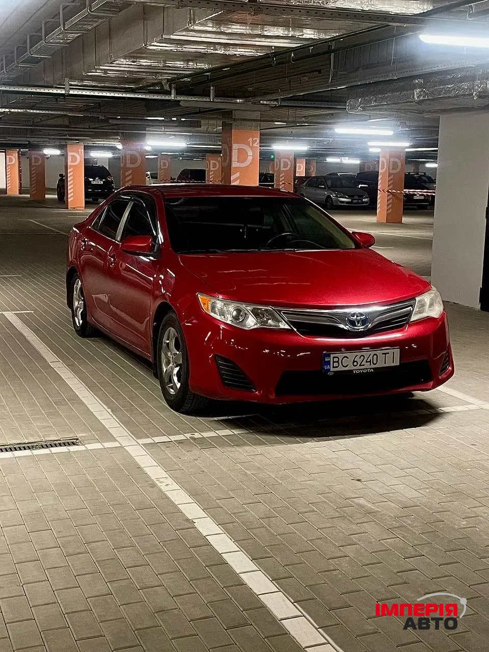 Toyota Camry - фото 1