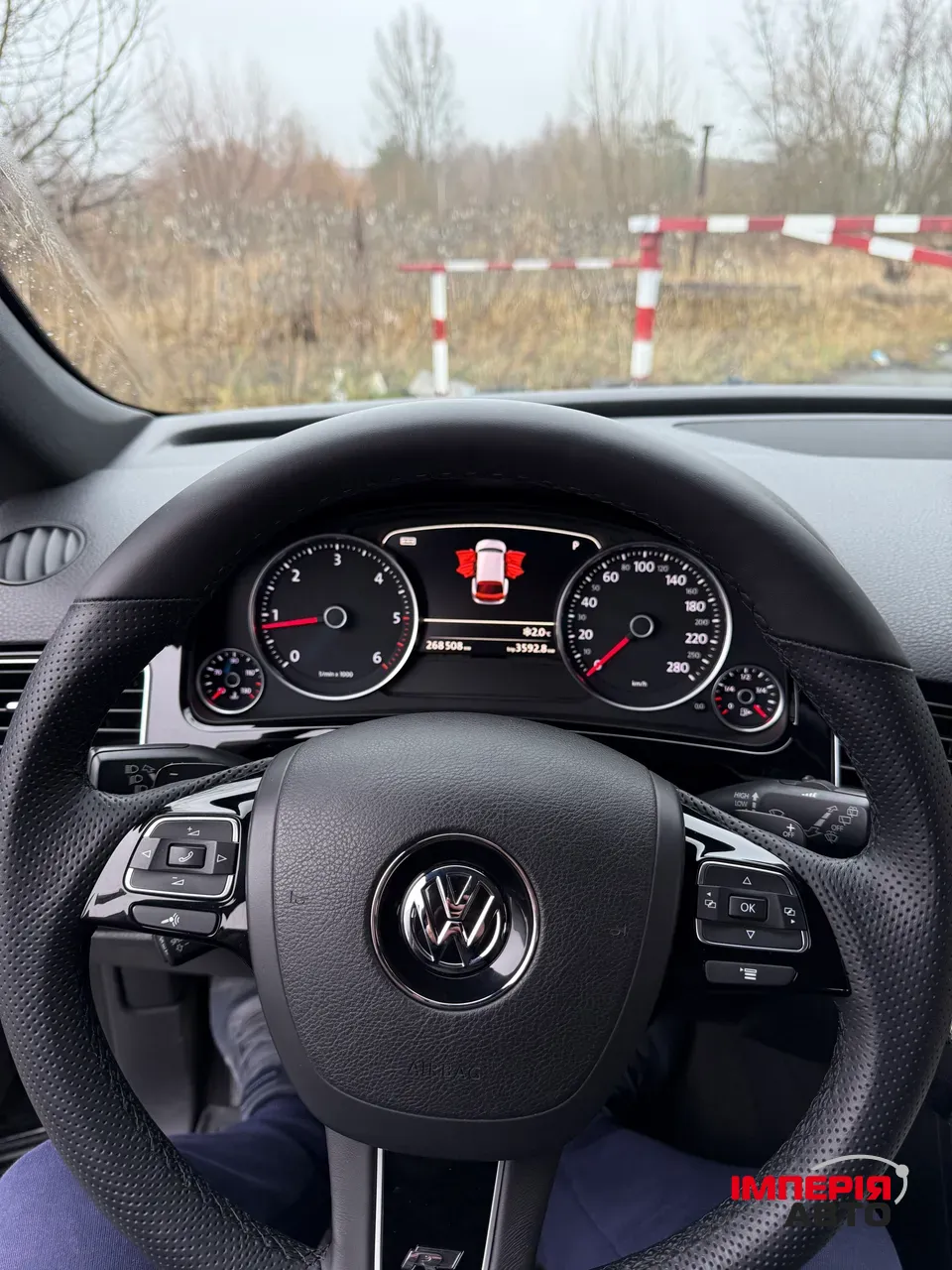 Volkswagen Touareg - фото 9