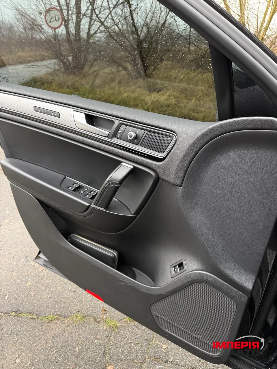 Volkswagen Touareg - фото 13