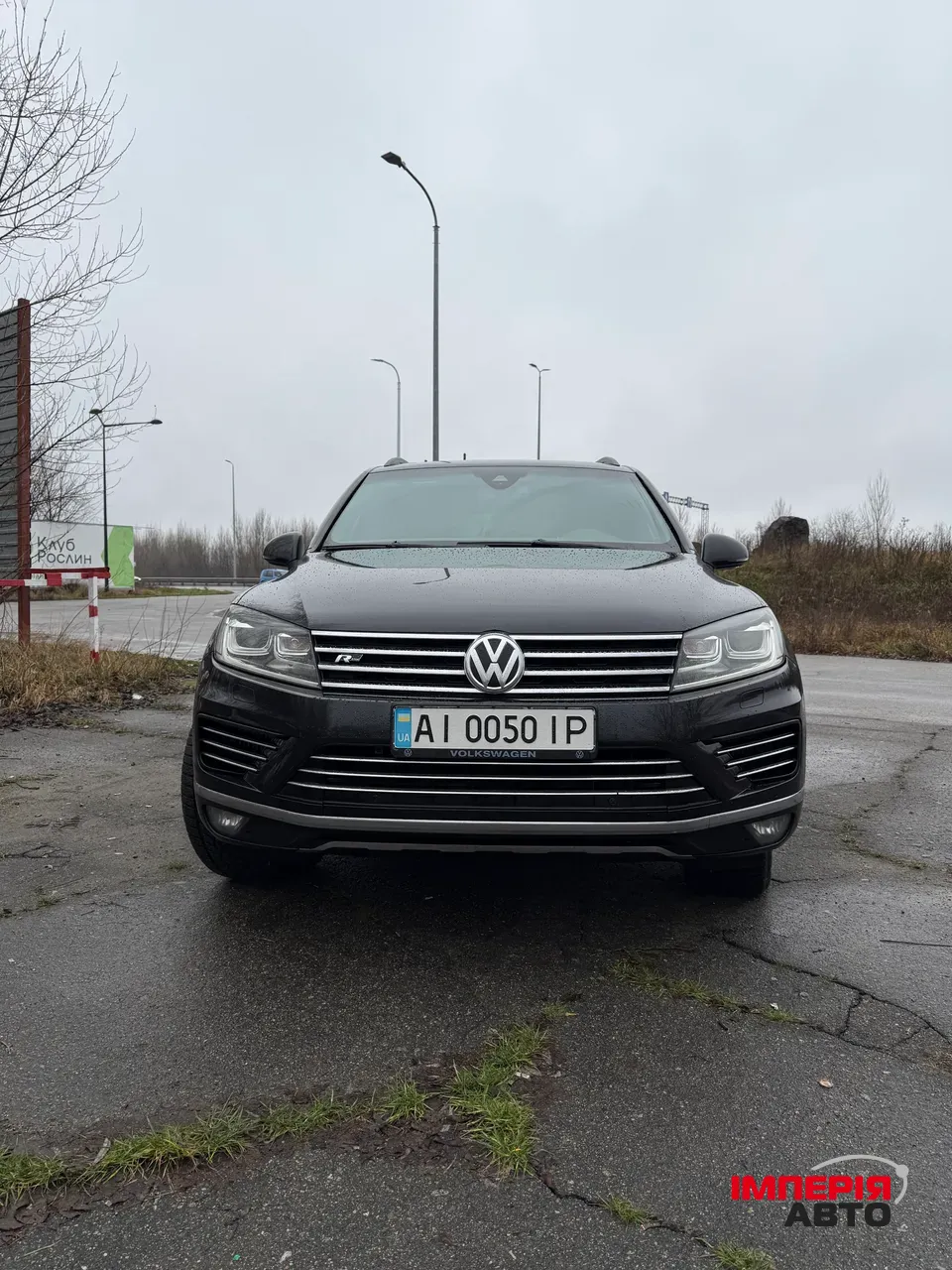 Volkswagen Touareg - фото 1
