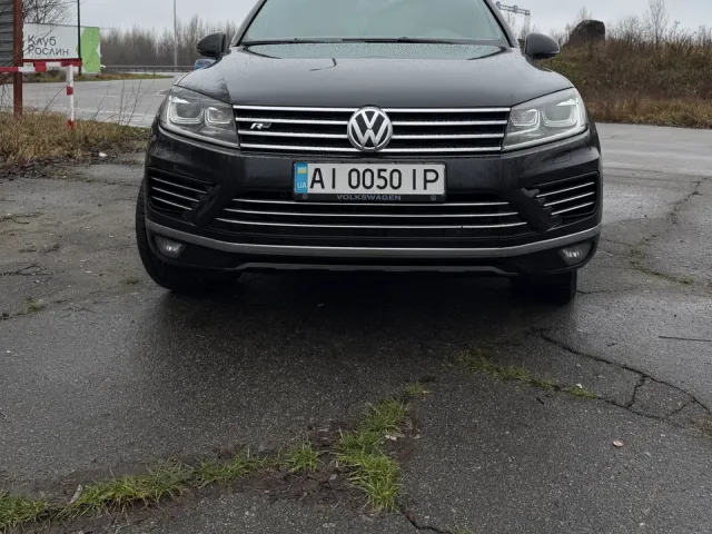 Volkswagen Touareg - фото 1