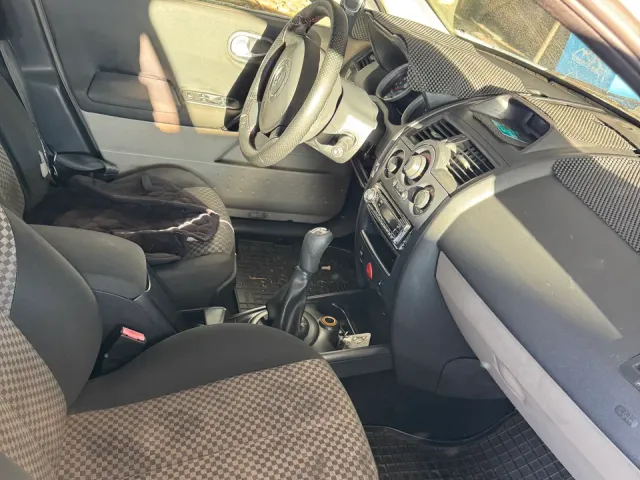 Renault Megane - фото 4