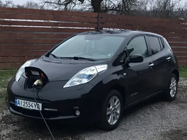 Nissan Leaf - фото 1