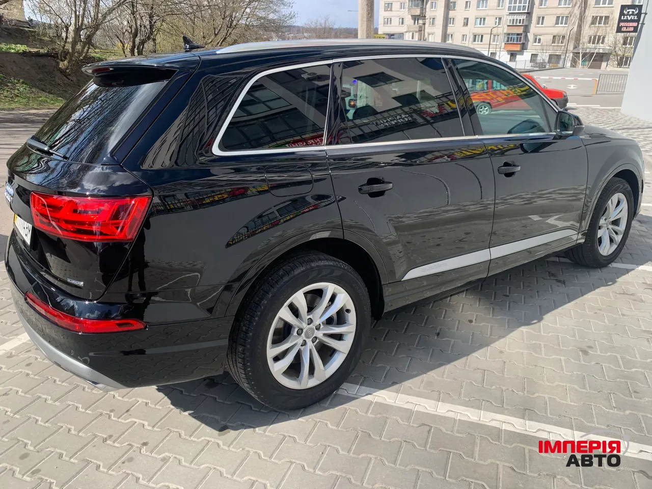 Audi Q7 - фото 7