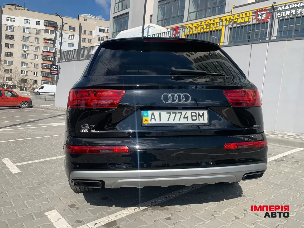 Audi Q7 - фото 8