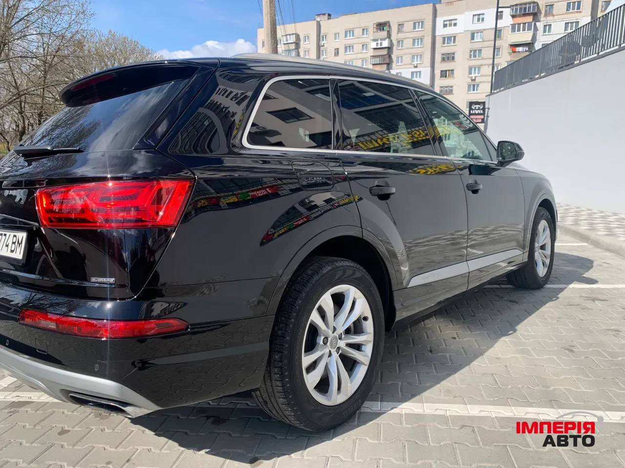 Audi Q7 - фото 6