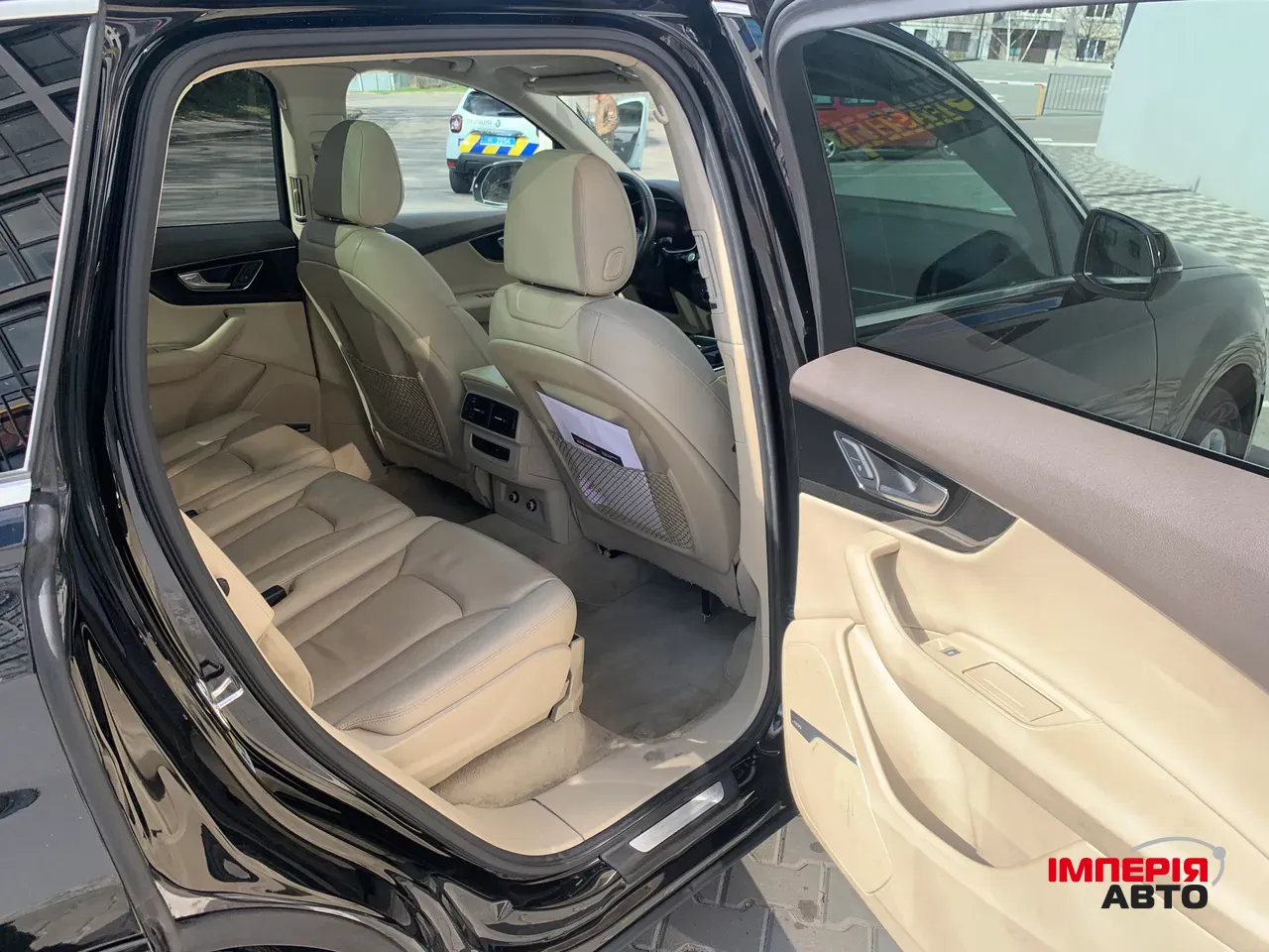 Audi Q7 - фото 16