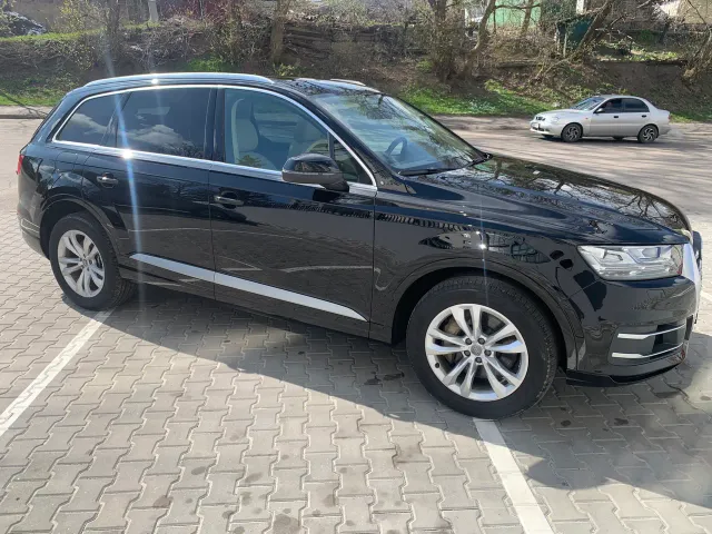 Audi Q7 - фото 5