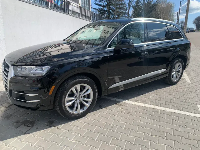 Audi Q7 - фото 2