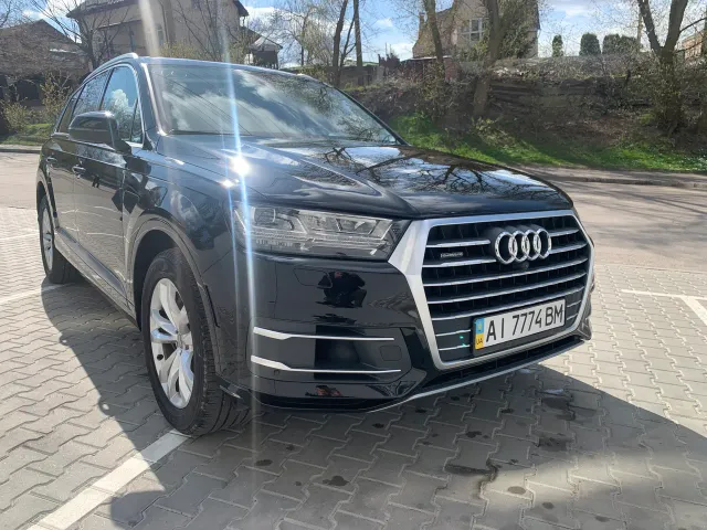 Audi Q7 - фото 1