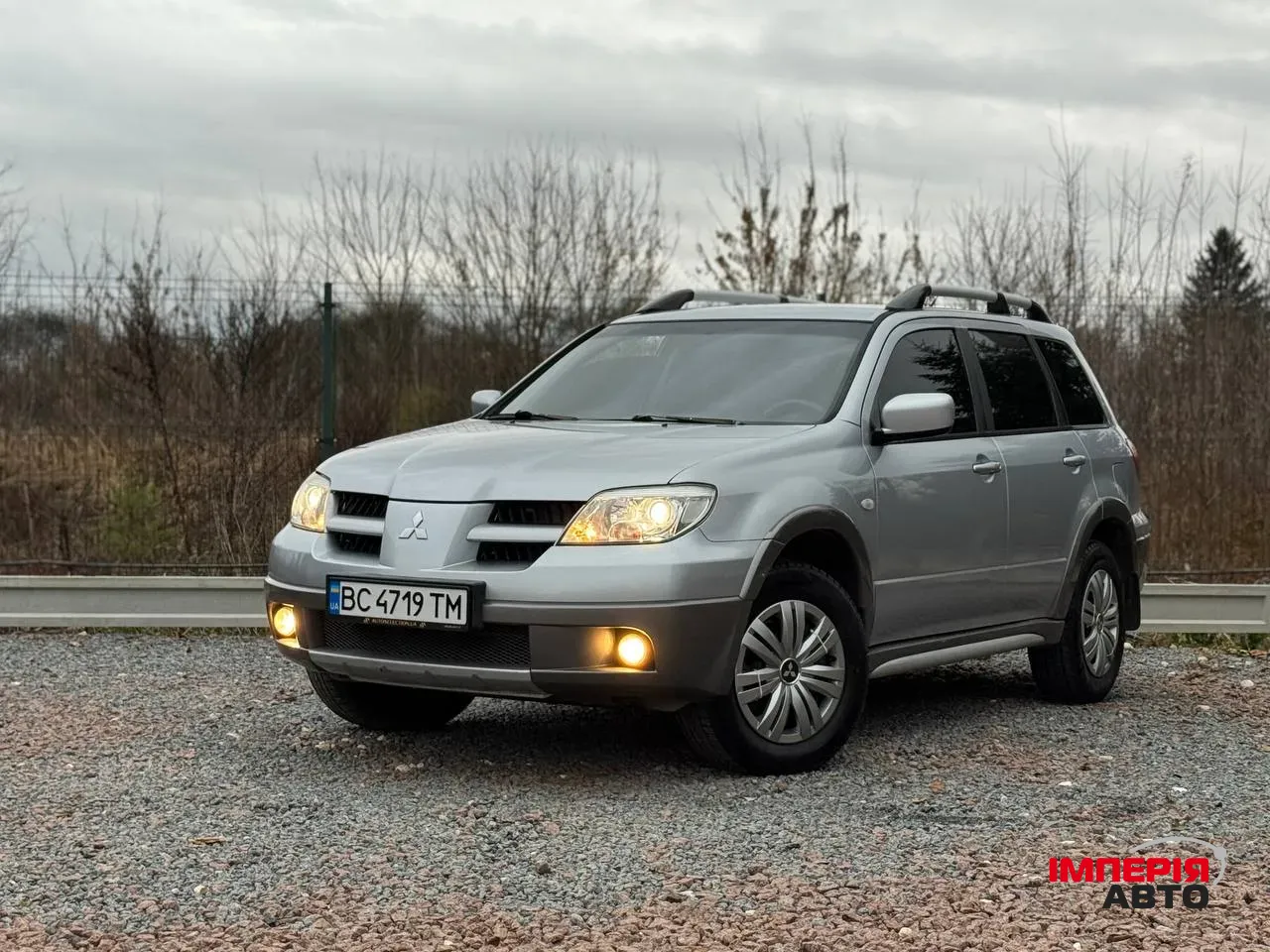 Mitsubishi Outlander - фото 1