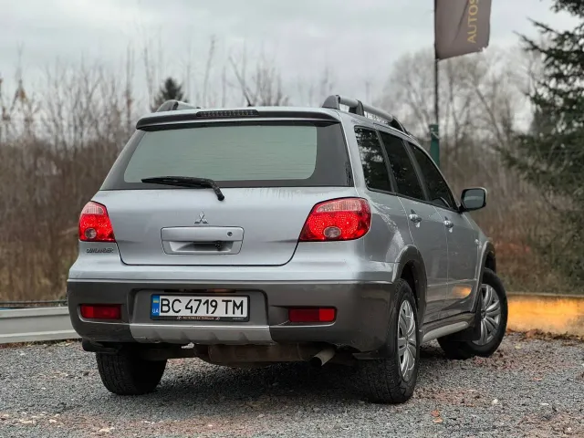 Mitsubishi Outlander - фото 3