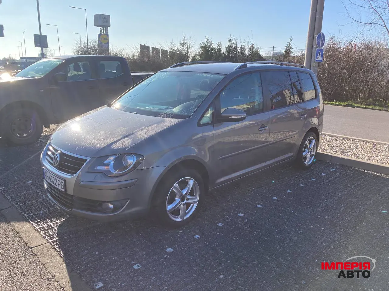 Volkswagen Touran - фото 3