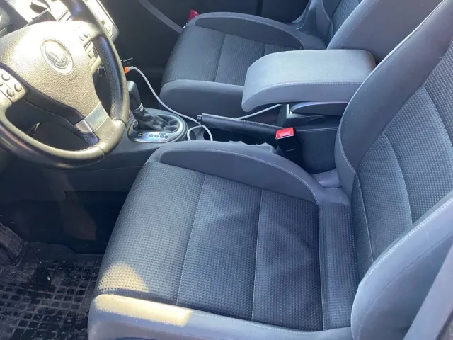 Volkswagen Touran - фото 4