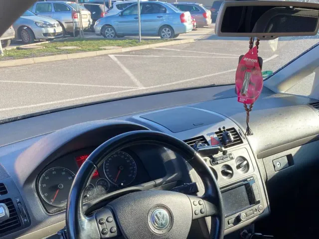 Volkswagen Touran - фото 5