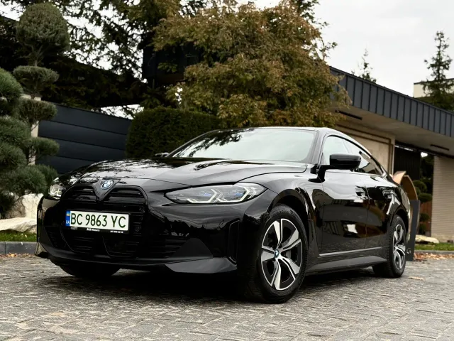 BMW i4 - фото 3